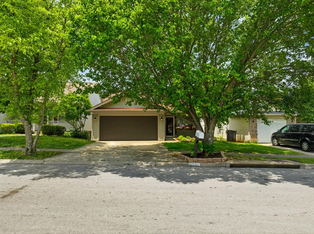 625 Hugging Bear Drive Lexington KY 40509