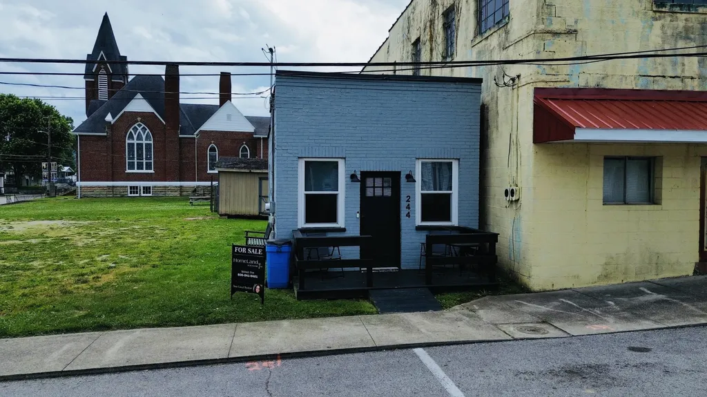244 Main Street Vanceburg KY 41179