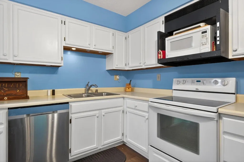 3921 Hillside Drive Lexington KY 40514