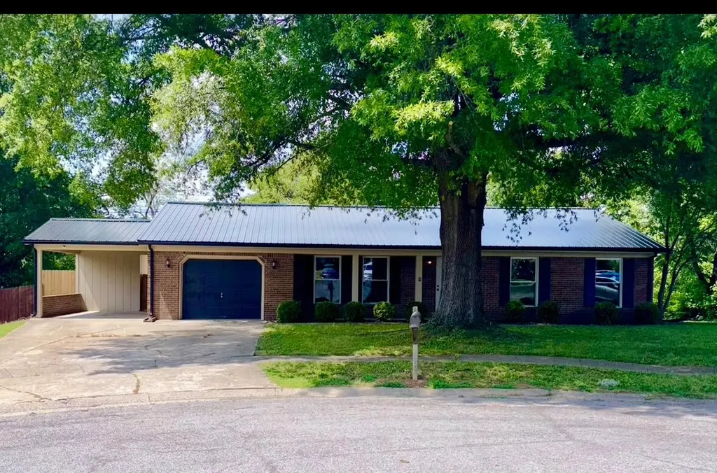 520 Berlin Drive Versailles KY 40383