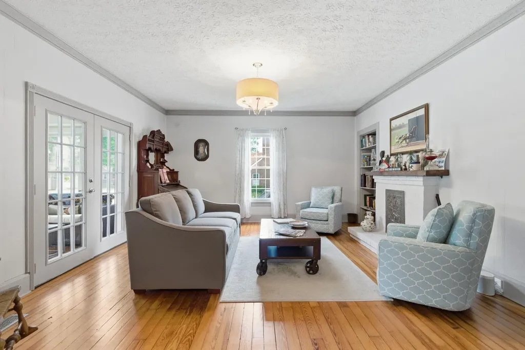 182 Bassett Avenue Lexington KY 40502