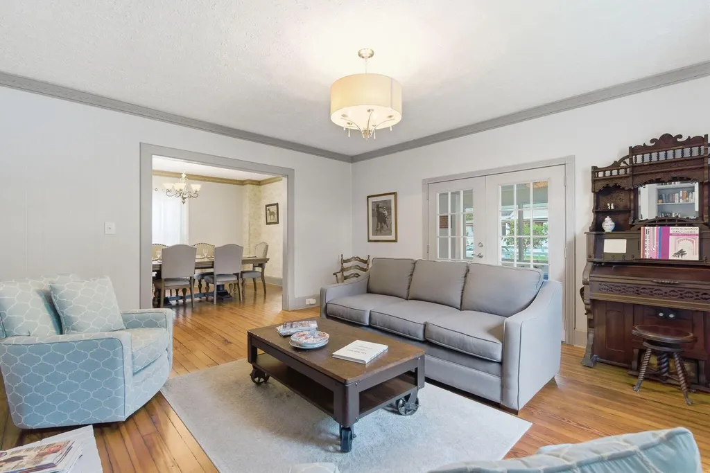 182 Bassett Avenue Lexington KY 40502