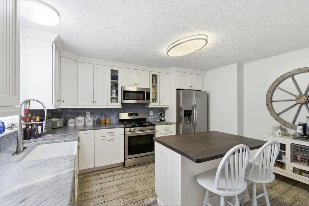 182 Bassett Avenue Lexington KY 40502