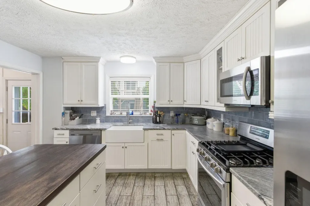 182 Bassett Avenue Lexington KY 40502