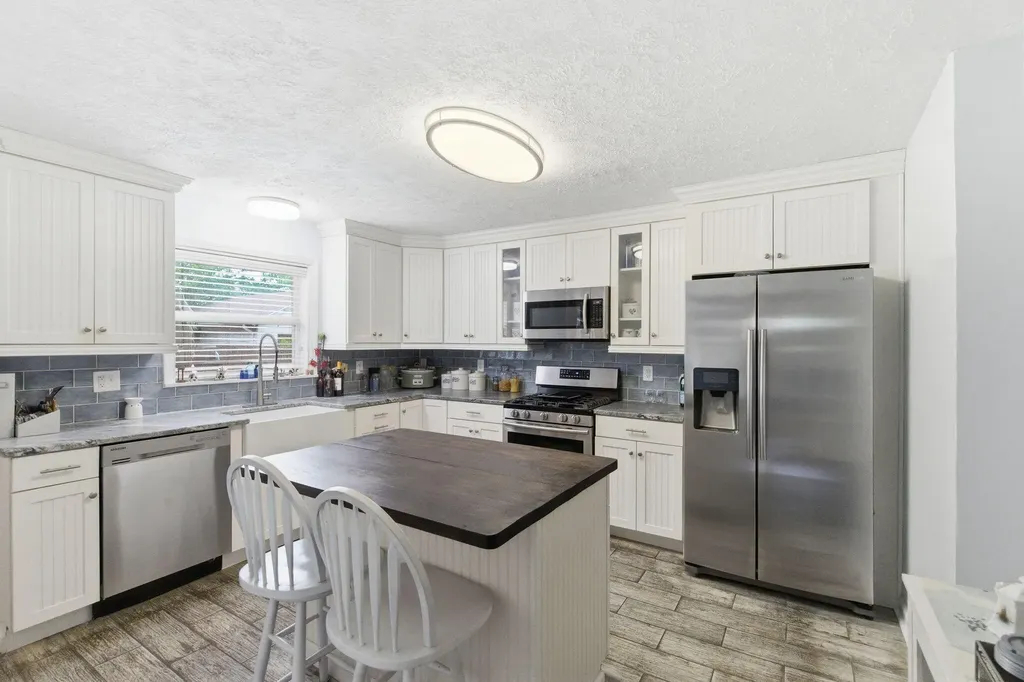 182 Bassett Avenue Lexington KY 40502