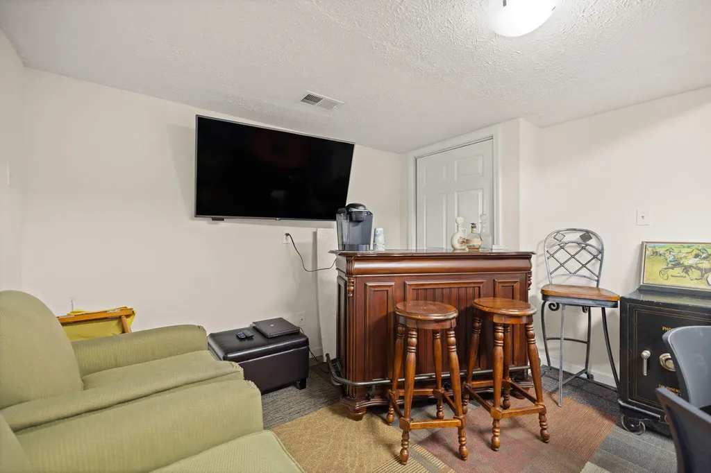 182 Bassett Avenue Lexington KY 40502