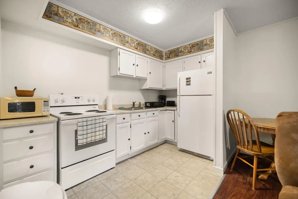 182 Bassett Avenue Lexington KY 40502