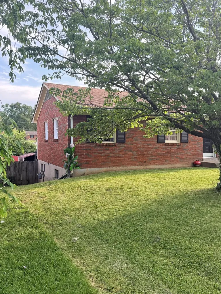 2304 Caywood Circle Lexington KY 40504