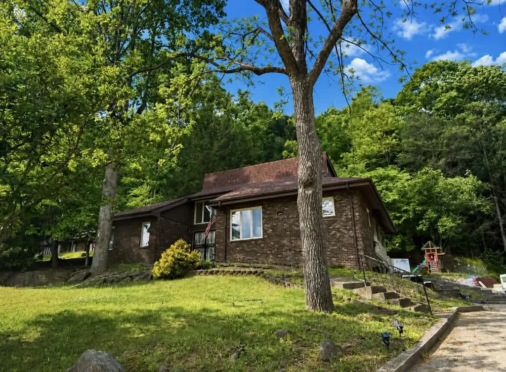 744 Woodland Hills Harlan KY 40831