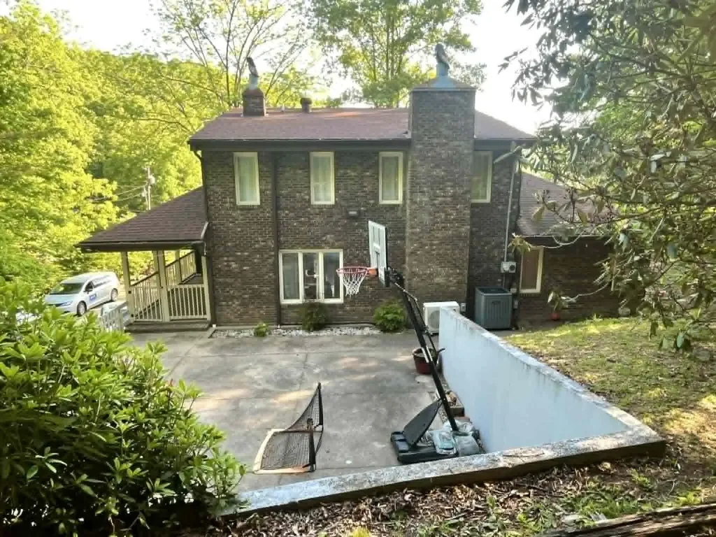 744 Woodland Hills Harlan KY 40831