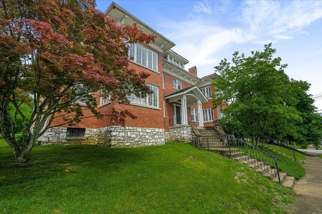 506 Steele Street Frankfort KY 40601