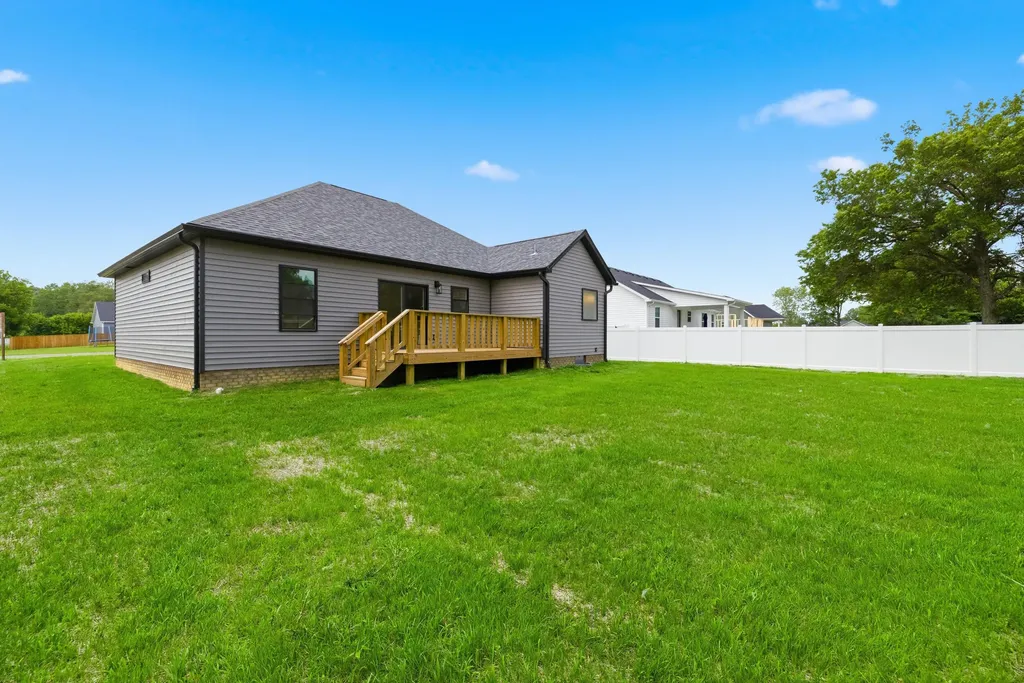 101 Knob View Trace Junction City KY 40440