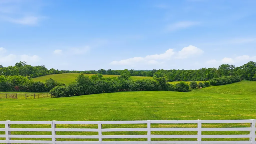 3166 Colby Road Winchester KY 40391