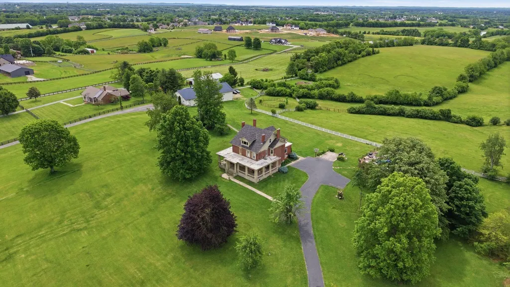 3166 Colby Road Winchester KY 40391