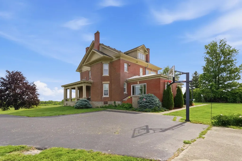 3166 Colby Road Winchester KY 40391