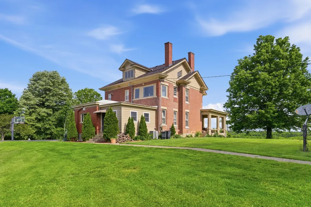 3166 Colby Road Winchester KY 40391