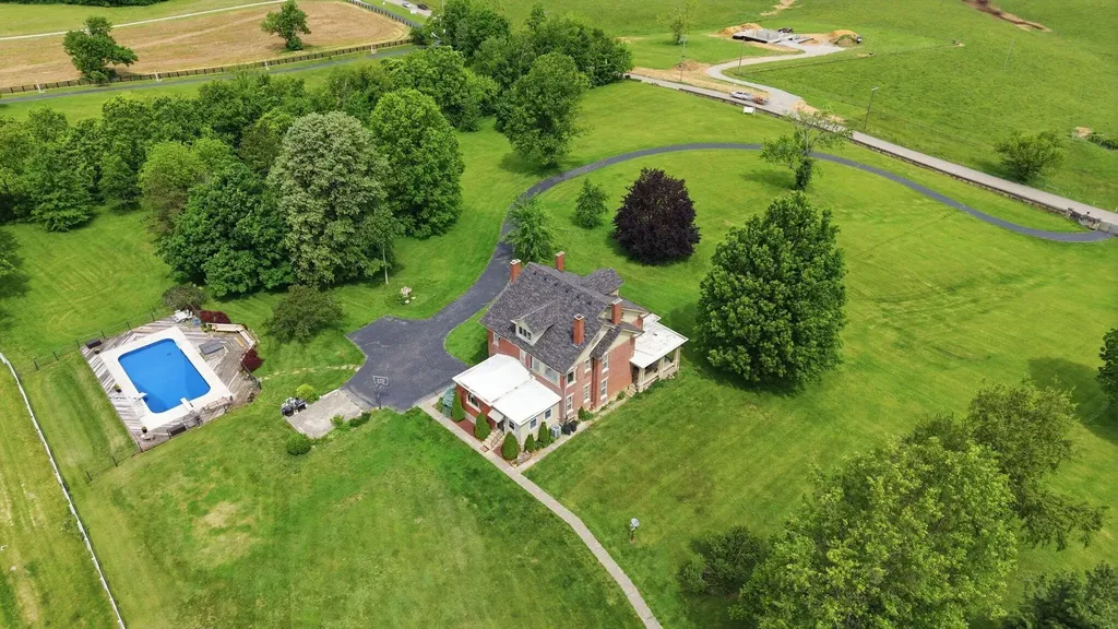 3166 Colby Road Winchester KY 40391