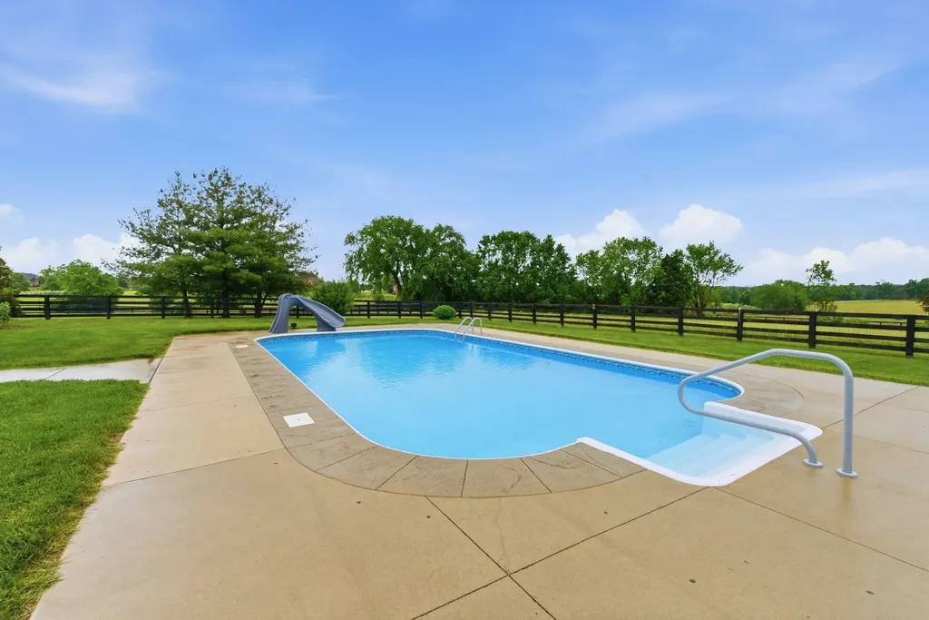 305 Crestridge Trail Nicholasville KY 40356