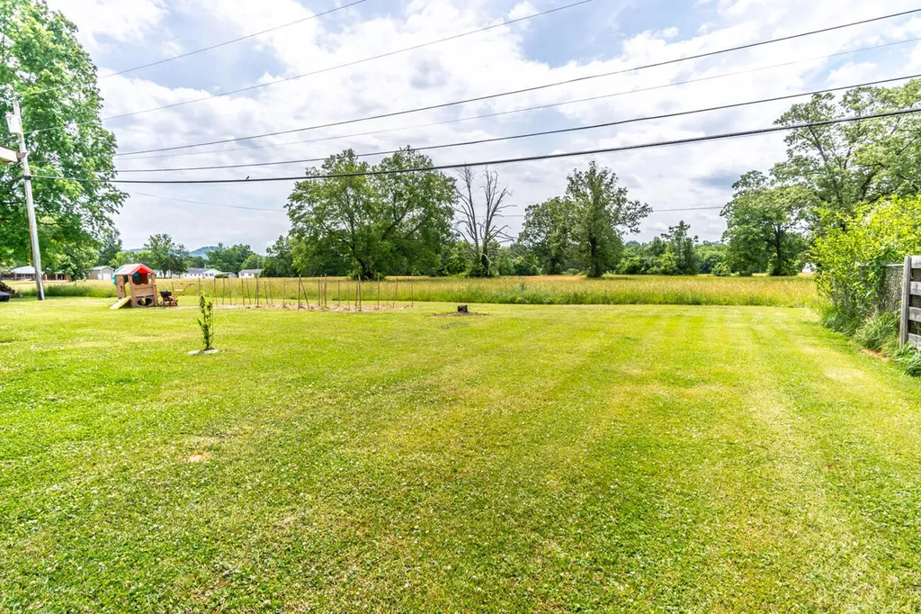128 S Cumberland Street Berea KY 40403
