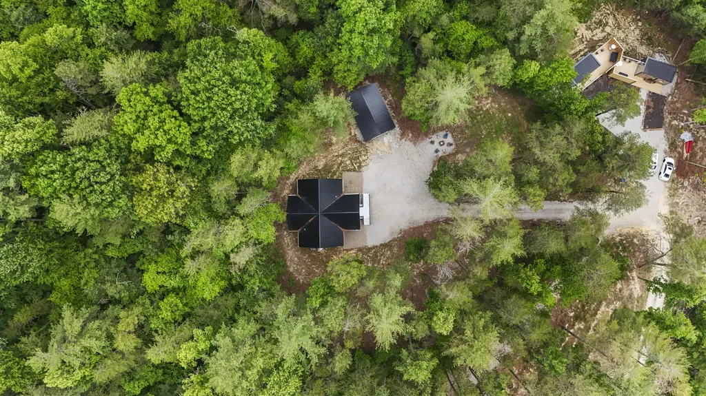 47 Wolfe Lake Spur Road Campton KY 41301