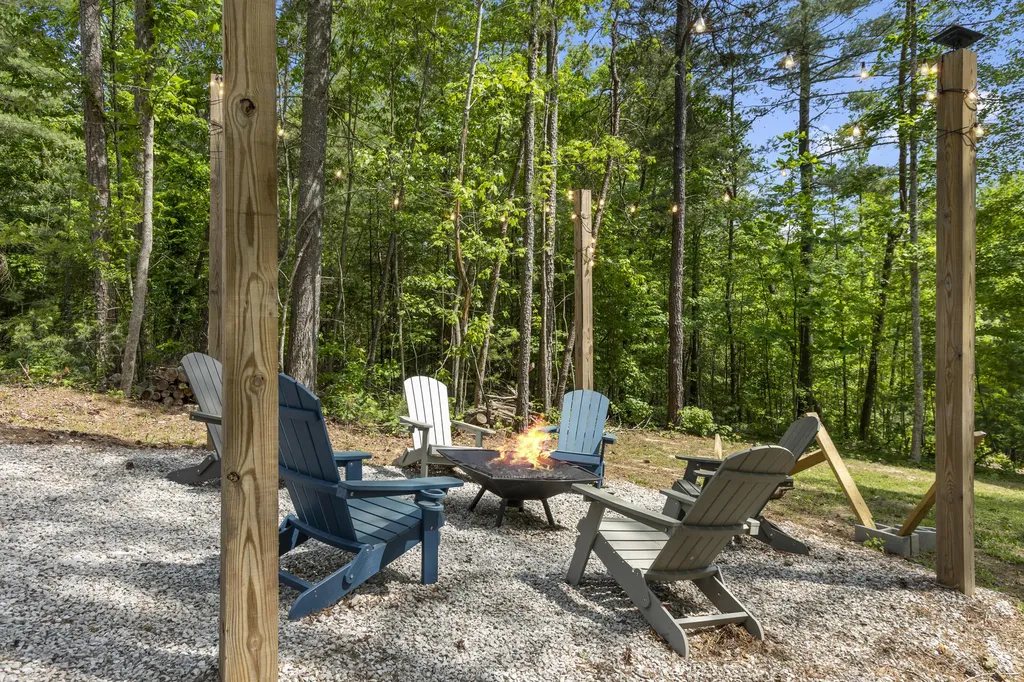 47 Wolfe Lake Spur Road Campton KY 41301