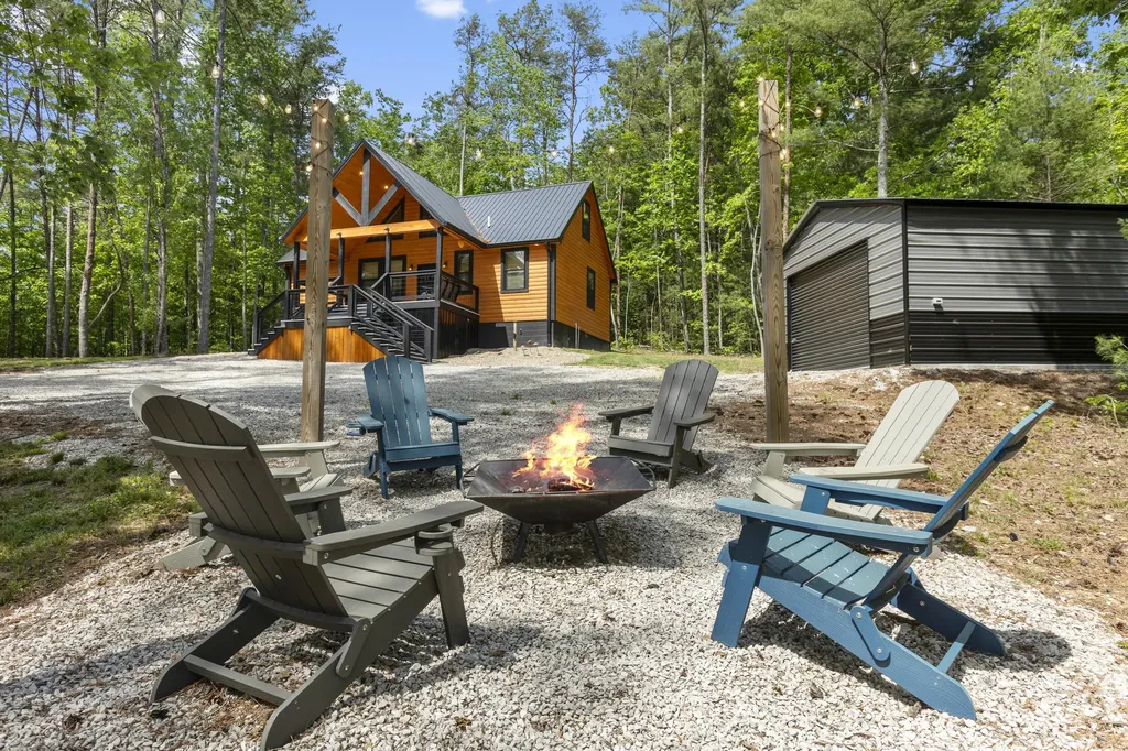 47 Wolfe Lake Spur Road Campton KY 41301