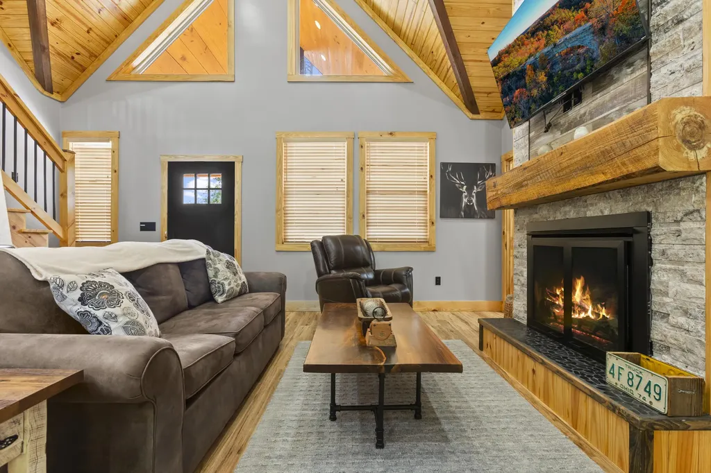 47 Wolfe Lake Spur Road Campton KY 41301