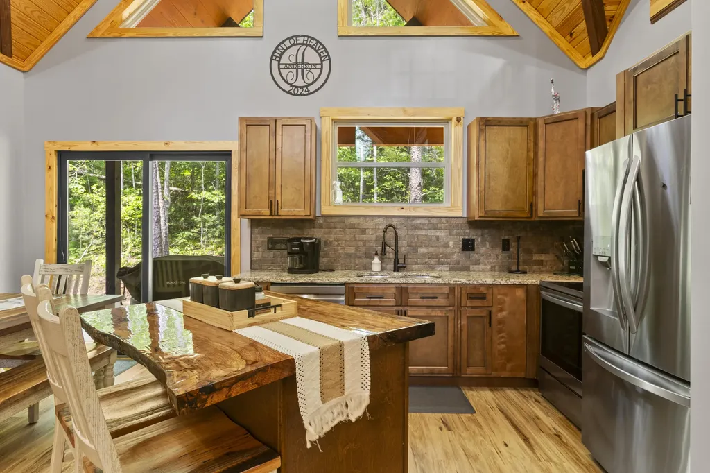 47 Wolfe Lake Spur Road Campton KY 41301
