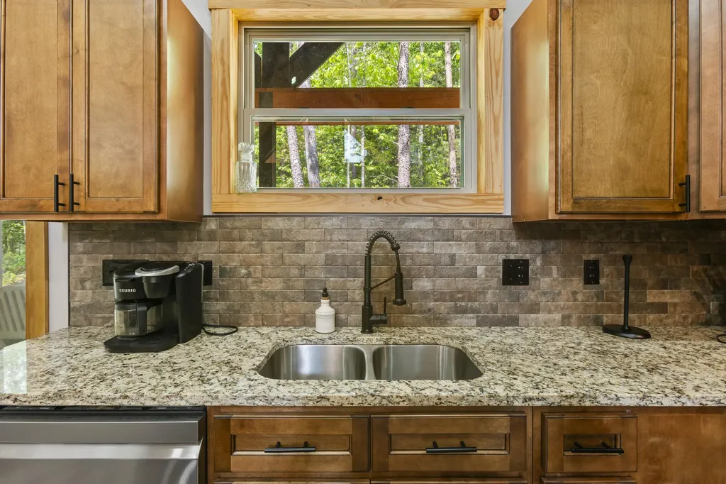 47 Wolfe Lake Spur Road Campton KY 41301