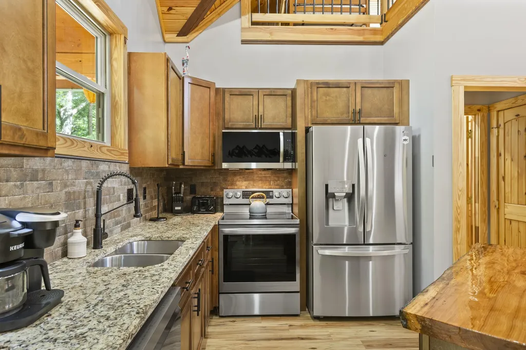 47 Wolfe Lake Spur Road Campton KY 41301