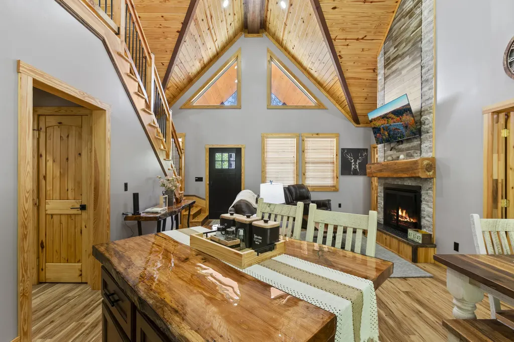 47 Wolfe Lake Spur Road Campton KY 41301