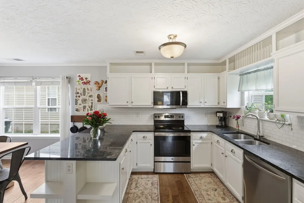 123 River Run Court Georgetown KY 40324