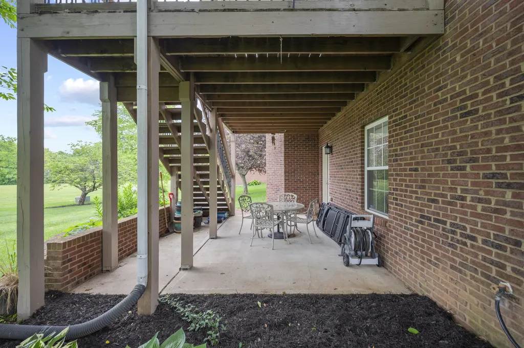 137 Inverness Drive Georgetown KY 40324
