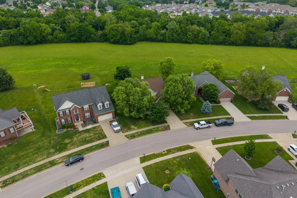 137 Inverness Drive Georgetown KY 40324