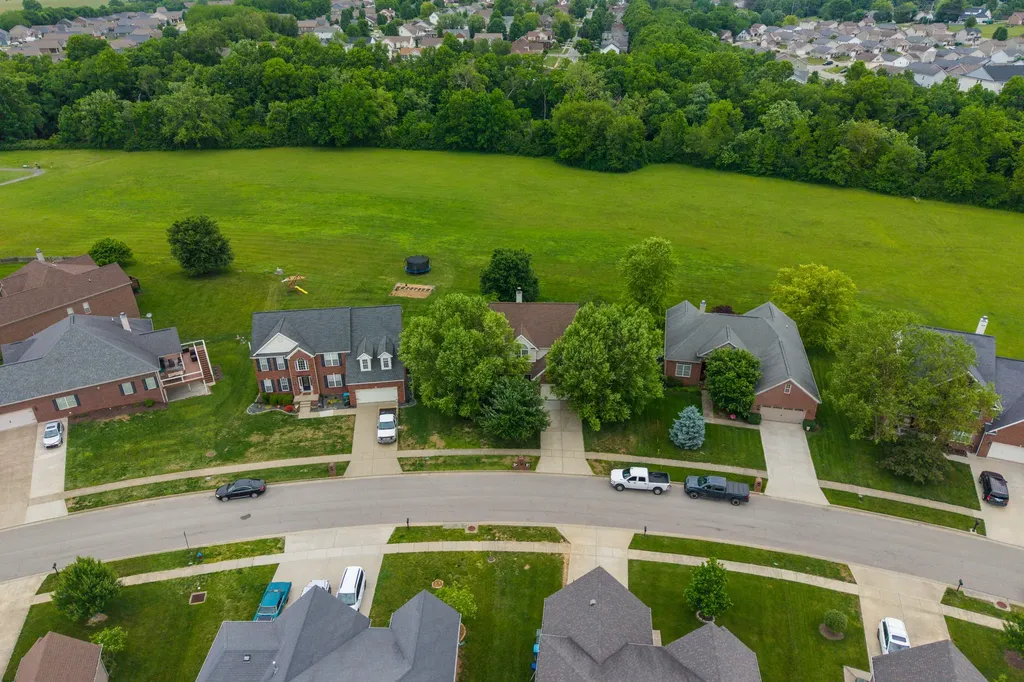 137 Inverness Drive Georgetown KY 40324
