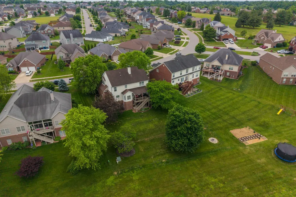 137 Inverness Drive Georgetown KY 40324