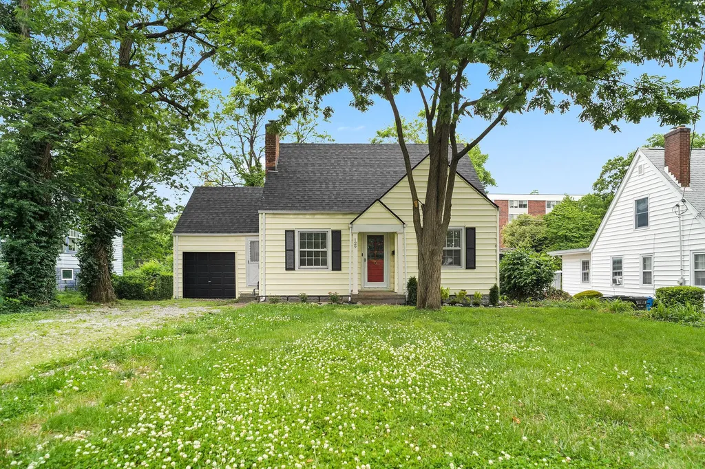 129 Delmont Drive Lexington KY 40504