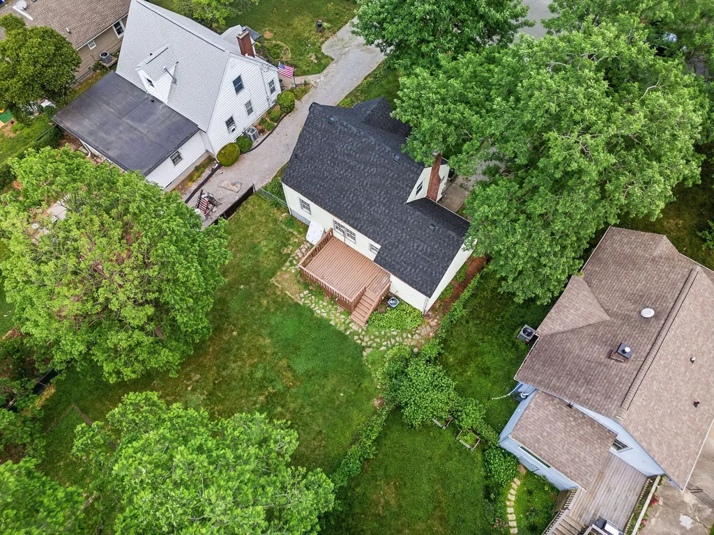 129 Delmont Drive Lexington KY 40504