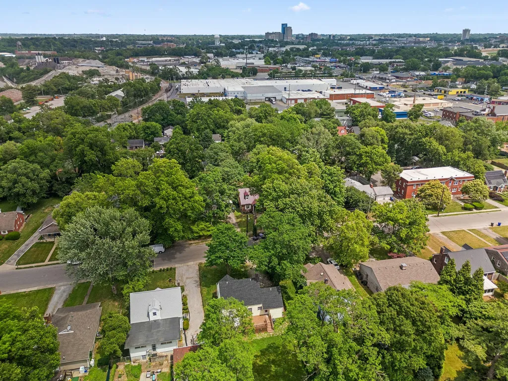 129 Delmont Drive Lexington KY 40504