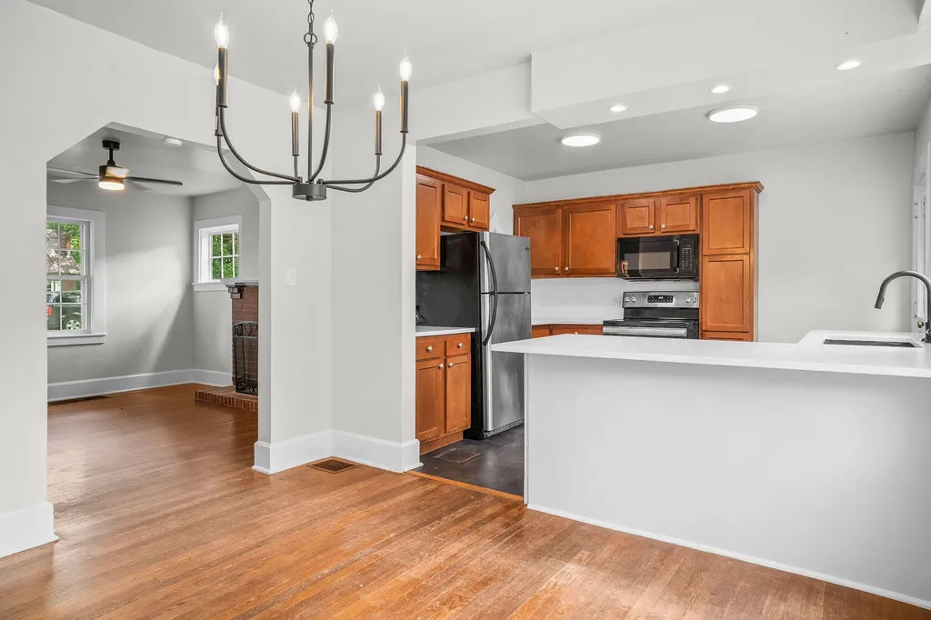 129 Delmont Drive Lexington KY 40504