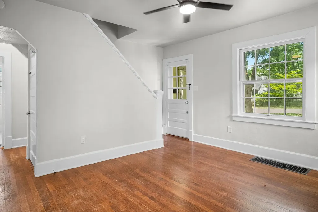 129 Delmont Drive Lexington KY 40504