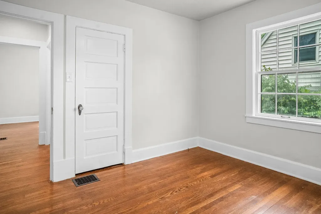 129 Delmont Drive Lexington KY 40504