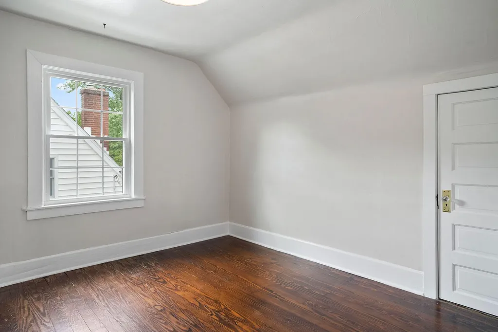 129 Delmont Drive Lexington KY 40504