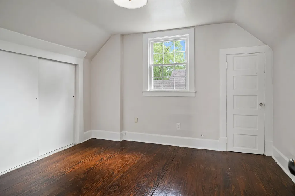 129 Delmont Drive Lexington KY 40504