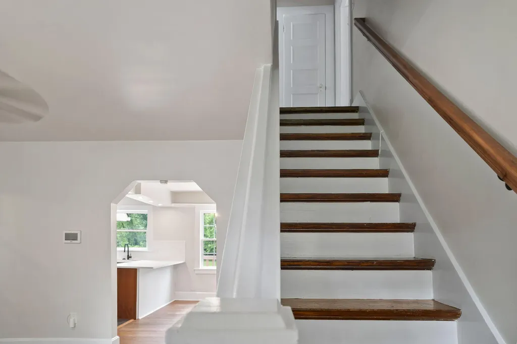 129 Delmont Drive Lexington KY 40504