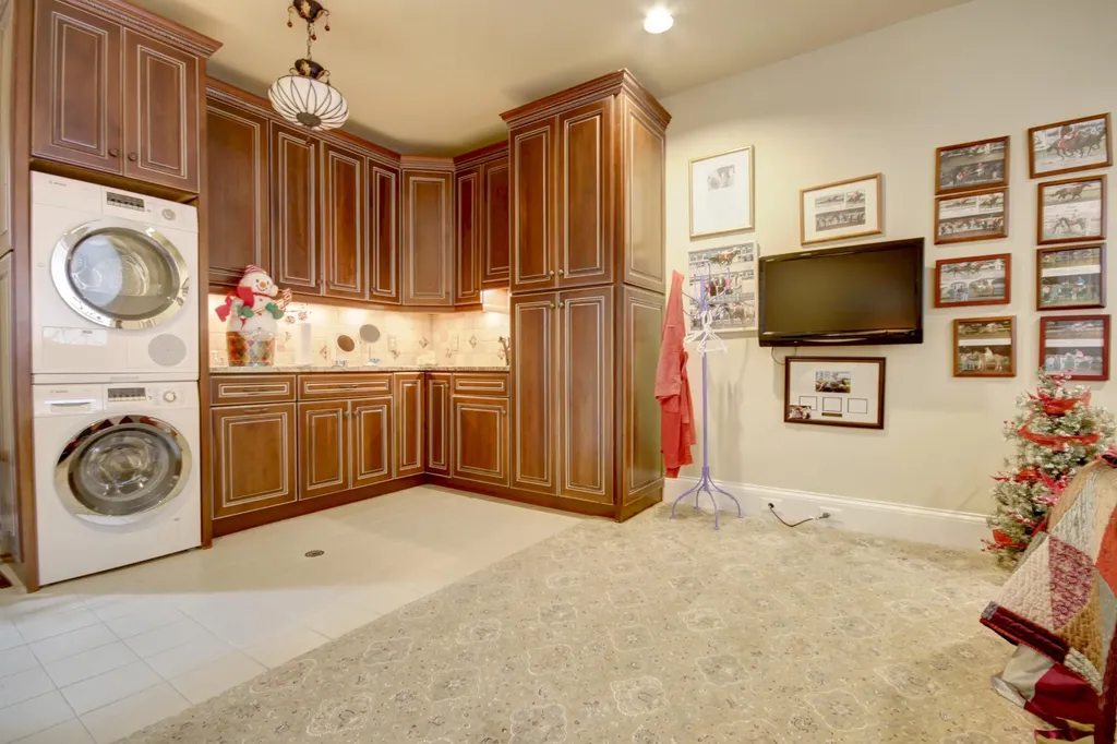 1815 Saint Ives Circle Lexington KY 40502