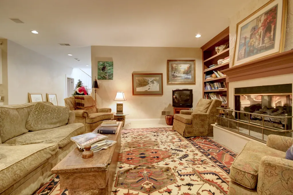 1815 Saint Ives Circle Lexington KY 40502