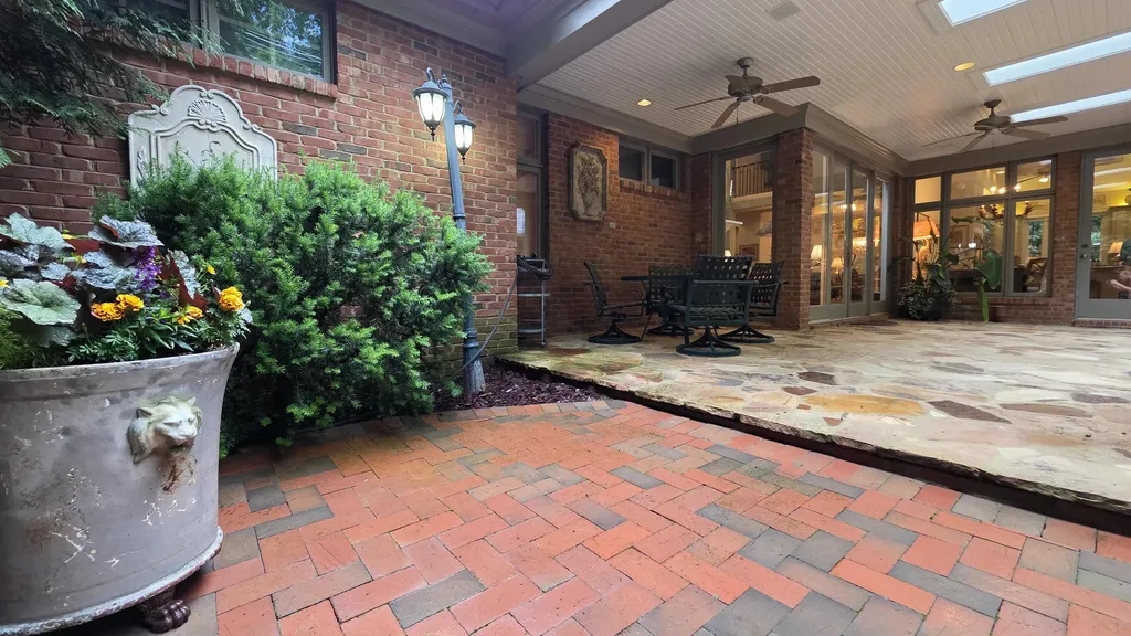 1815 Saint Ives Circle Lexington KY 40502