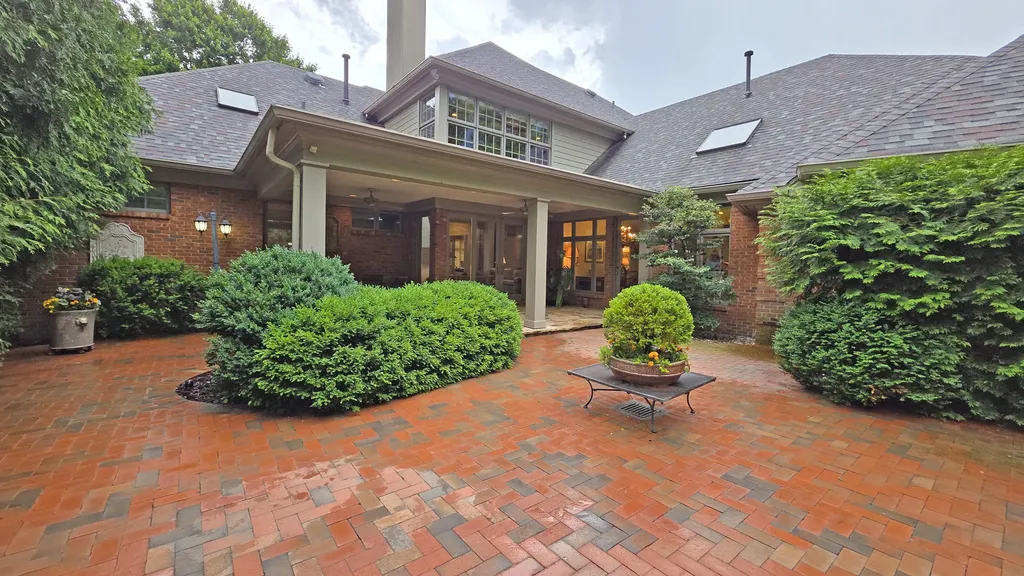 1815 Saint Ives Circle Lexington KY 40502