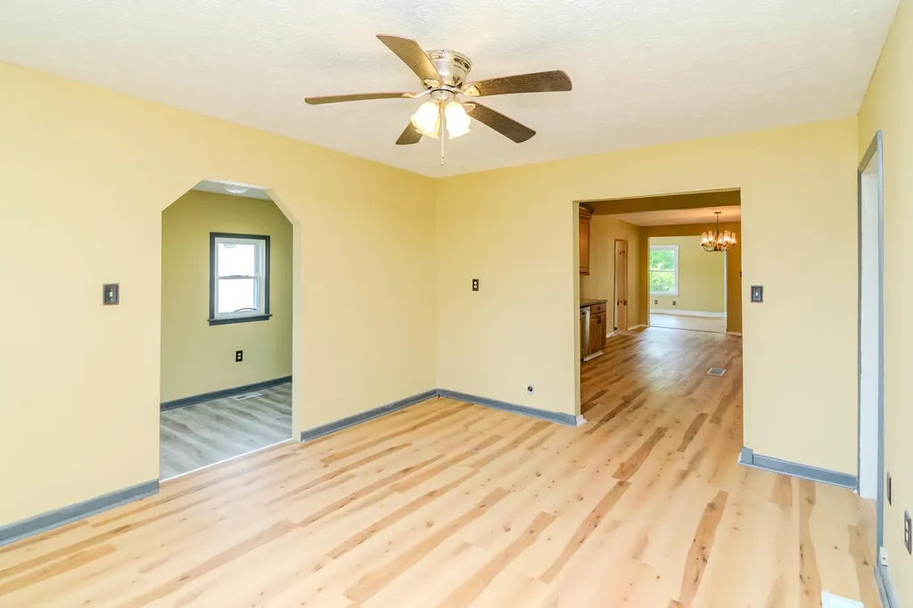 707 Poplar Street Ravenna KY 40472